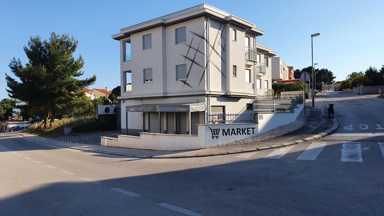 Apartment Alexandra Premantura Luaran gambar